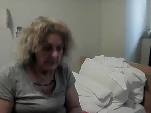 Snapshot of housewife_shantie chatting on 28, 2, 2026 housewife shantie online show from 28, 2, 2026