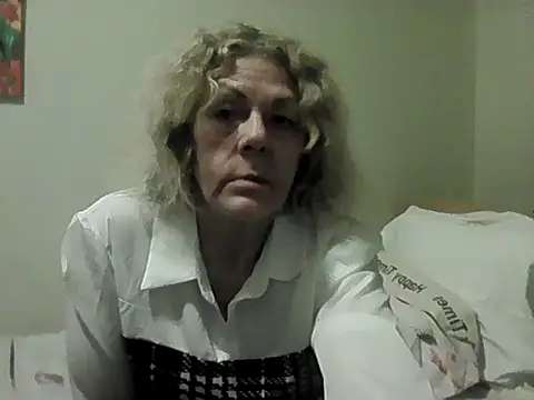 housewife shantie online show from 12, 3, 2026