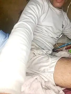 Snapshot of LOOLOOO123123 chatting on 18, 12, 2025 LOOLOOO123123 online show from 18, 12, 2025