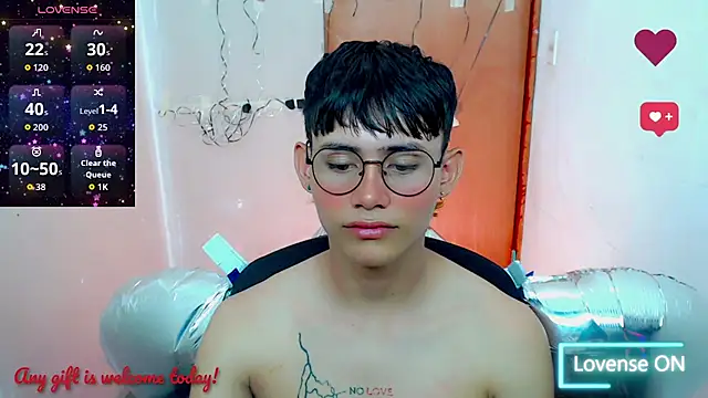 Snapshot of tanjiro_cute chatting on 19, 10, 2025 tanjiro cute online show from 19, 10, 2025