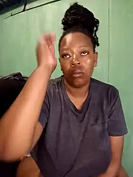 curvyloneah75 online show from 23, 4, 2026