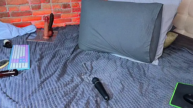 Snapshot of LinaQik chatting on 28, 12, 2024 LinaQik online show from 28, 12, 2024