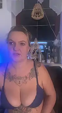 Snapshot of Inked_blondi chatting on 19, 12, 2024 Inked blondi online show from 19, 12, 2024