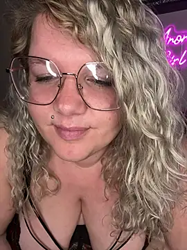 Snapshot of CurvyAnonymousGirl89 chatting on 17, 2, 2025 CurvyAnonymousGirl89 online show from 17, 2, 2025