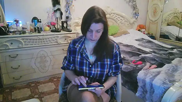 Debra Phoenix online show from 9, 4, 2026