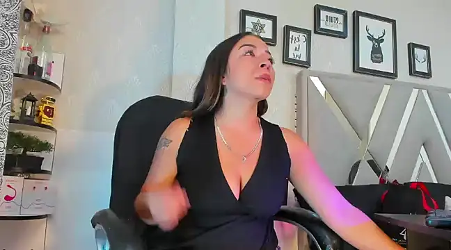 natacha  black  online show from 25, 1, 2025