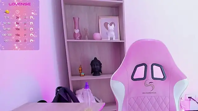 Evangeline johns online show from 20, 3, 2025