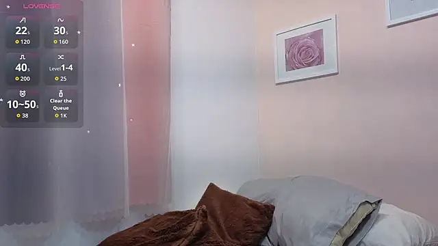 Snapshot of ZoeSmith6 chatting on 14, 10, 2025 ZoeSmith6 online show from 14, 10, 2025