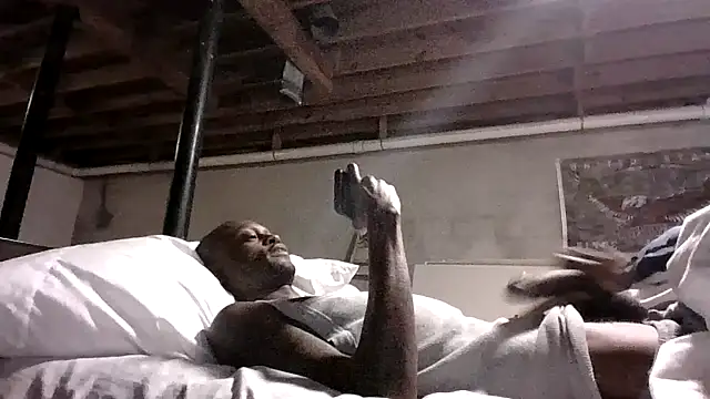 Snapshot of KinGKane84 chatting on 10, 12, 2024 KinGKane84 online show from 10, 12, 2024