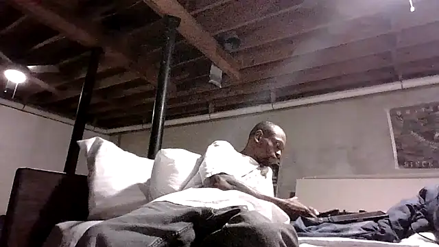 Snapshot of KinGKane84 chatting on 14, 12, 2024 KinGKane84 online show from 14, 12, 2024