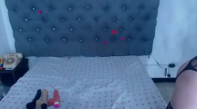 Snapshot of XxMiaSexxyHotxX chatting on 1, 3, 2025 XxMiaSexxyHotxX online show from 1, 3, 2025