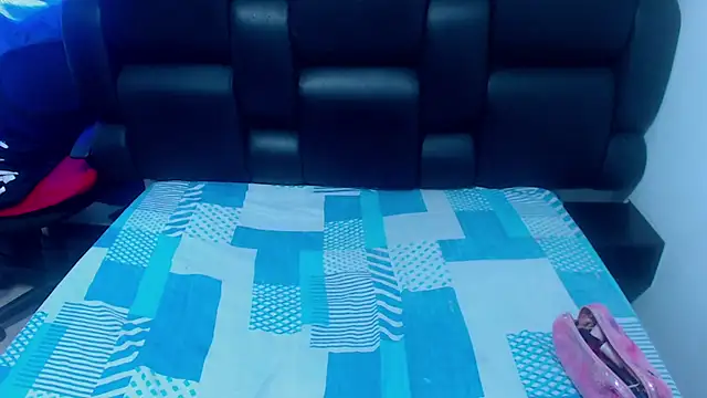 Snapshot of XxMiaSexxyHotxX chatting on 15, 10, 2025 XxMiaSexxyHotxX online show from 15, 10, 2025