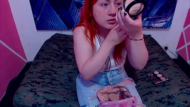 Snapshot of XxMiaSexxyHotxX chatting on 4, 12, 2025 XxMiaSexxyHotxX online show from 4, 12, 2025