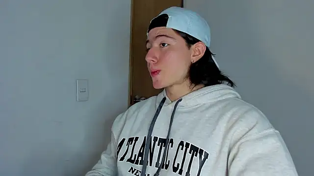 Snapshot of AngelBennet_ chatting on 18, 11, 2025 AngelBennet online show from 18, 11, 2025