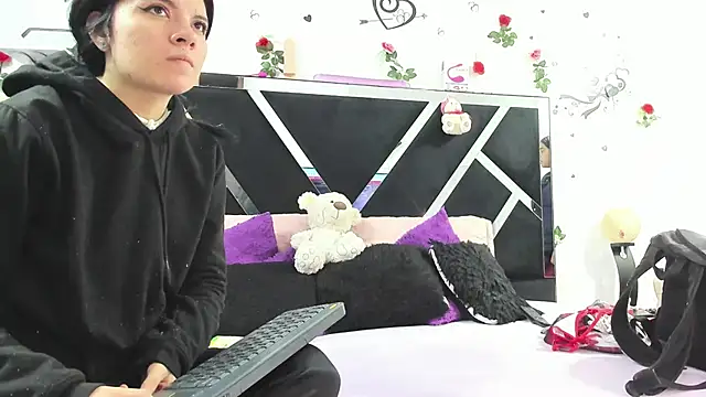 Snapshot of thedream_girls chatting on 2, 10, 2025 thedream girls online show from 2, 10, 2025