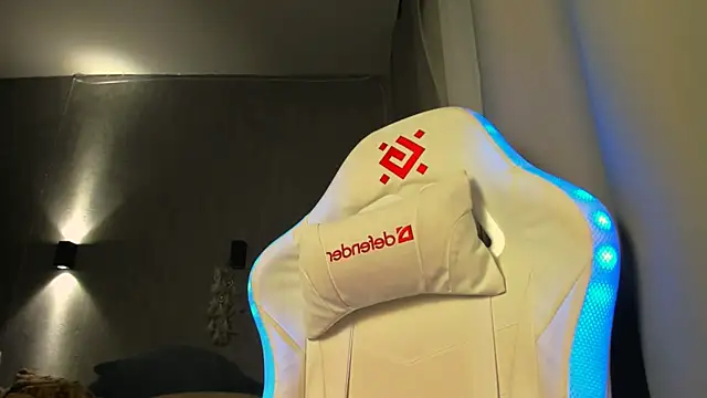 Kleo Godde online show from 12, 11, 2025