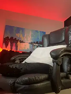 Snapshot of DimitriSullivan_ chatting on 4, 3, 2025 DimitriSullivan online show from 4, 3, 2025