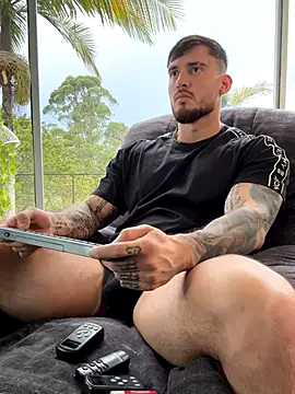 Snapshot of DimitriSullivan_ chatting on 24, 10, 2025 DimitriSullivan online show from 24, 10, 2025