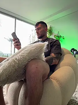 Snapshot of DimitriSullivan_ chatting on 2, 12, 2025 DimitriSullivan online show from 2, 12, 2025