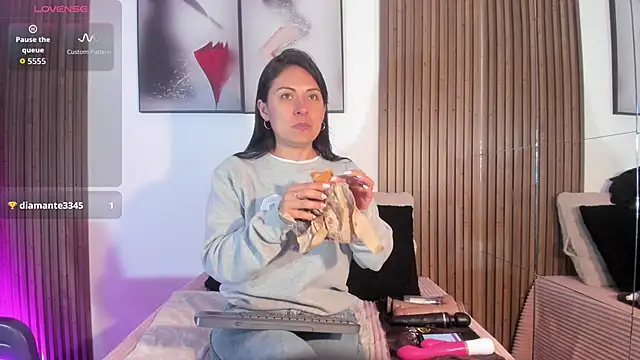 Ella Rousse online show from 8, 10, 2025