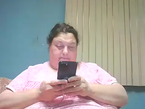 Snapshot of Honeybee2025 chatting on 4, 1, 2025 Honeybee2025 online show from 4, 1, 2025