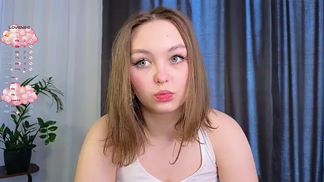 GwendolynFinch online show from 12, 3, 2025