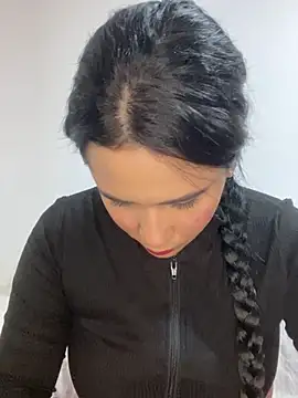 Snapshot of Leyna_Kenet chatting on 12, 2, 2025 Leyna Kenet online show from 12, 2, 2025