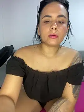 Snapshot of Leyna_Kenet chatting on 6, 3, 2025 Leyna Kenet online show from 6, 3, 2025