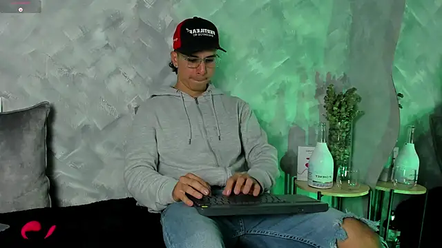 Snapshot of -Bruno-Bs chatting on 16, 10, 2025 -Bruno-Bs online show from 16, 10, 2025