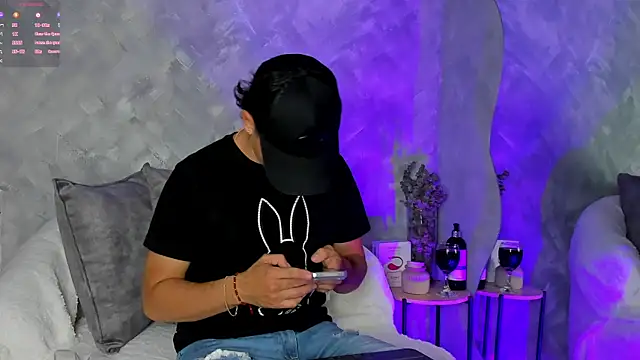 Snapshot of -Bruno-Bs chatting on 21, 10, 2025 -Bruno-Bs online show from 21, 10, 2025