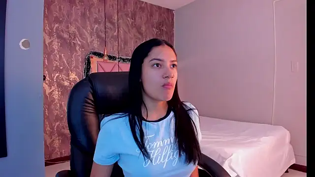 SKYLERWHIITEE online show from 28, 12, 2024