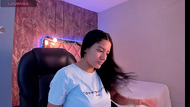 SKYLERWHIITEE online show from 30, 12, 2024