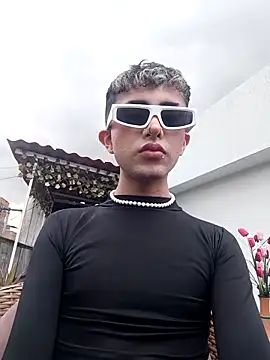 Snapshot of Noah_Xitruxx chatting on 9, 10, 2025 Noah Xitruxx online show from 9, 10, 2025