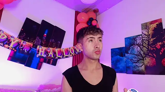 Snapshot of Noah_Xitruxx chatting on 13, 10, 2025 Noah Xitruxx online show from 13, 10, 2025