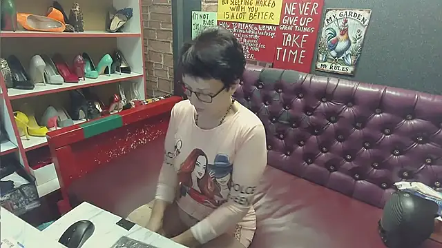 Lily4yourfun online show from 4, 1, 2025