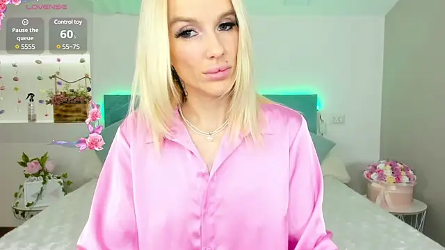 Snapshot of Lana_kitty__ chatting on 4, 3, 2025 Lana kitty online show from 4, 3, 2025