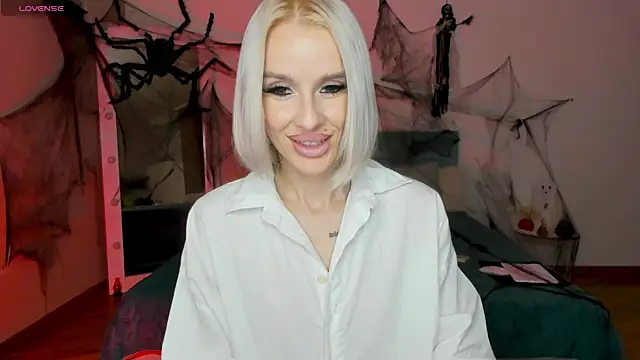 Snapshot of Lana_kitty__ chatting on 26, 10, 2025 Lana kitty online show from 26, 10, 2025