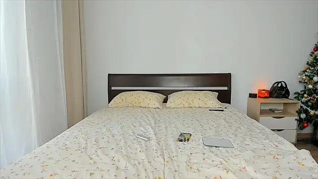 Snapshot of Xloe_Queen chatting on 12, 1, 2026 Xloe Queen online show from 12, 1, 2026