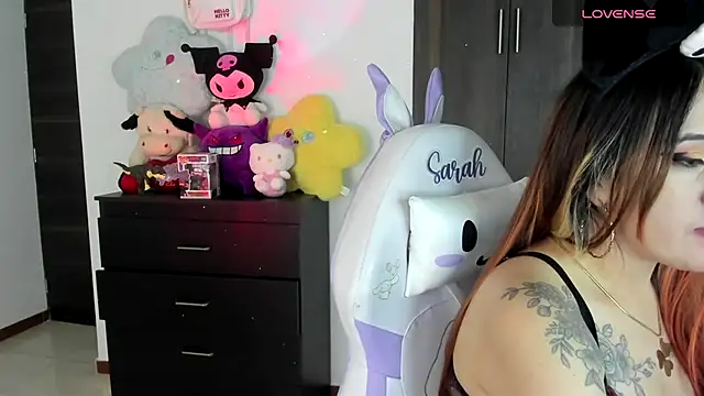 Snapshot of SarahXRusso chatting on 4, 3, 2025 SarahXRusso online show from 4, 3, 2025