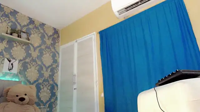 Snapshot of nicoledollts chatting on 29, 11, 2025 nicoledollts online show from 29, 11, 2025