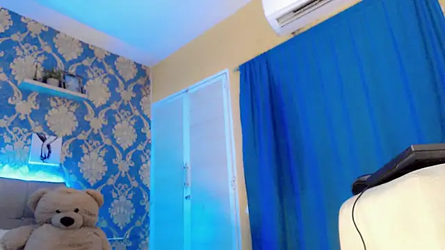 Snapshot of nicoledollts chatting on 24, 2, 2026 nicoledollts online show from 24, 2, 2026