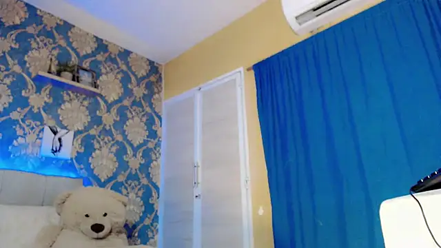 nicoledollts online show from 23, 6, 2026
