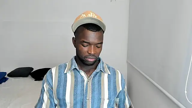 Snapshot of Dylan_Taylor chatting on 15, 2, 2025 Dylan Taylor online show from 15, 2, 2025