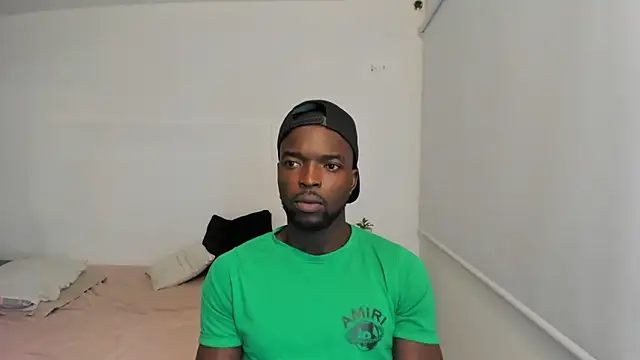 Snapshot of Dylan_Taylor chatting on 28, 2, 2025 Dylan Taylor online show from 28, 2, 2025