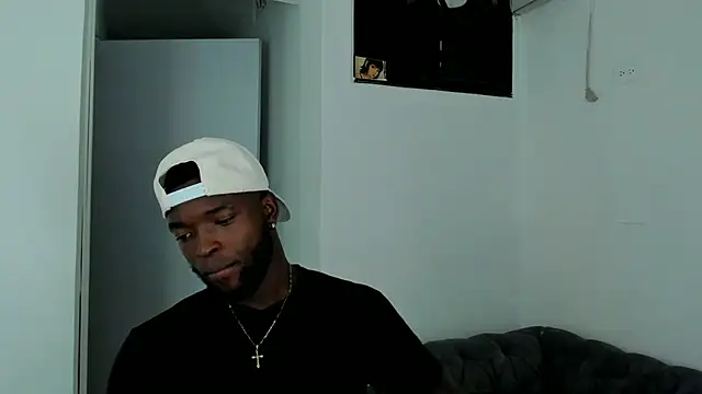 Snapshot of Dylan_Taylor chatting on 11, 9, 2025 Dylan Taylor online show from 11, 9, 2025