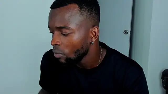 Snapshot of Dylan_Taylor chatting on 20, 9, 2025 Dylan Taylor online show from 20, 9, 2025