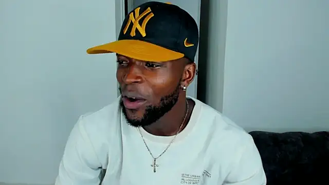 Snapshot of Dylan_Taylor chatting on 1, 10, 2025 Dylan Taylor online show from 1, 10, 2025