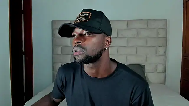 Snapshot of Dylan_Taylor chatting on 15, 11, 2025 Dylan Taylor online show from 15, 11, 2025