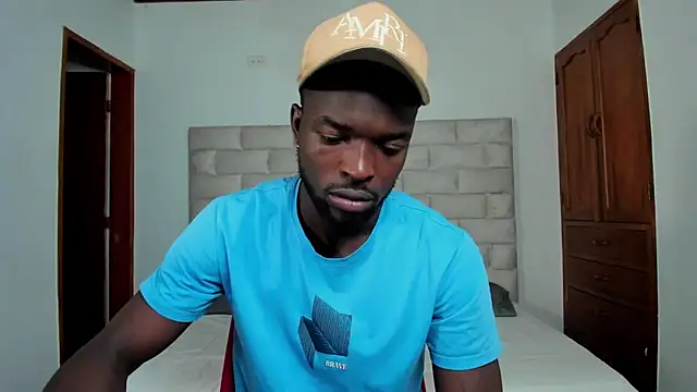 Snapshot of Dylan_Taylor chatting on 16, 11, 2025 Dylan Taylor online show from 16, 11, 2025