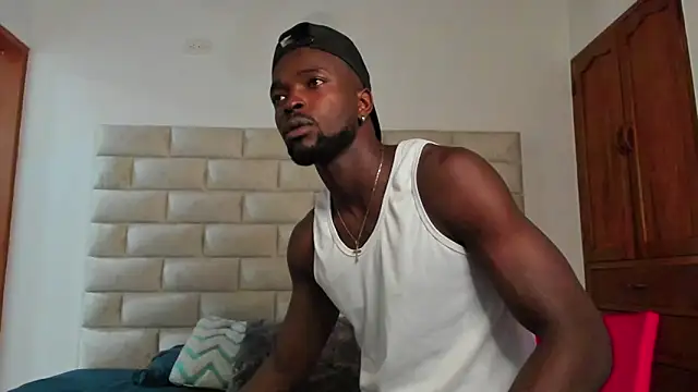 Snapshot of Dylan_Taylor chatting on 25, 11, 2025 Dylan Taylor online show from 25, 11, 2025